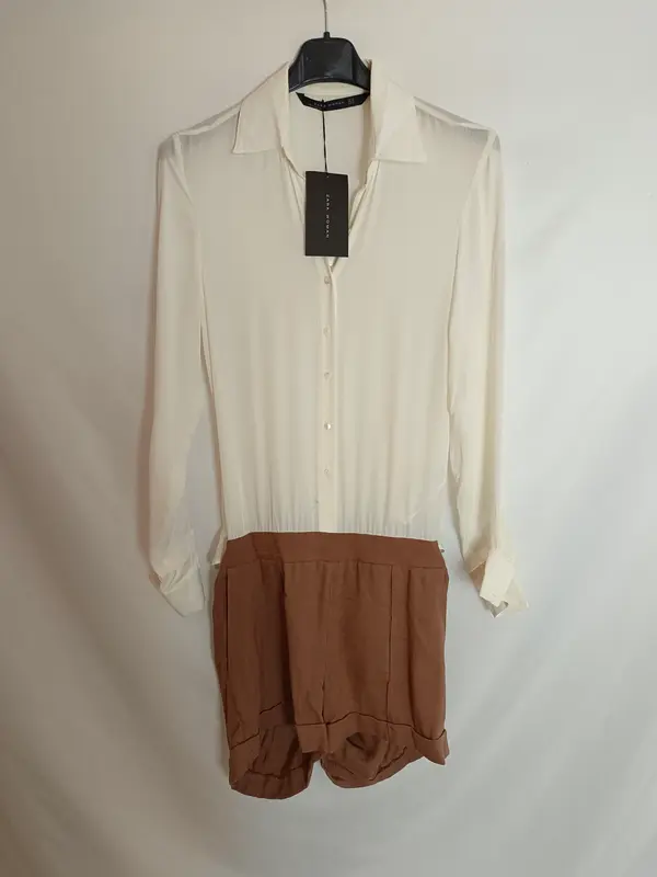 ZARA. Mono corto bicolor T.xs