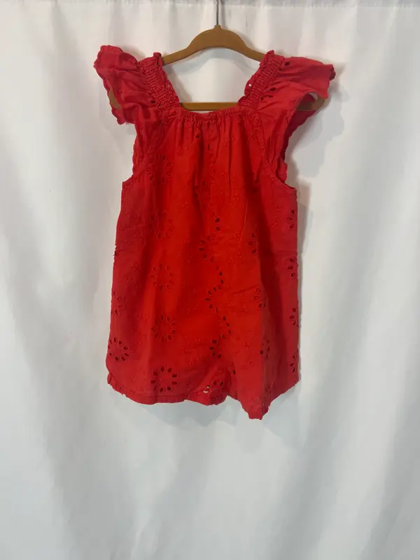 ZARA. Mono corto rojo troquelado. T 18-24 meses