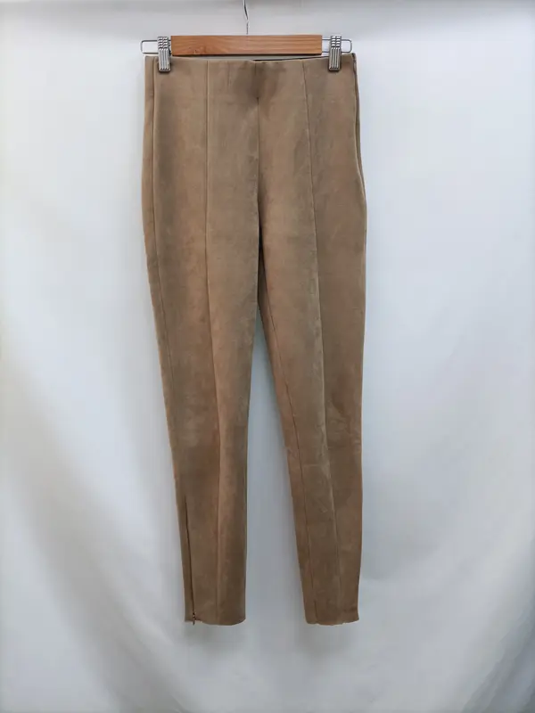 ZARA. Pantalón antelina beige T.s