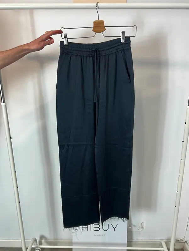 ZARA. Pantalón azul satinado. T XS