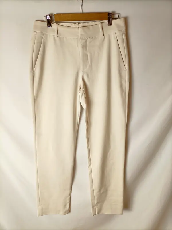 ZARA. Pantalón beige de vestir T.38