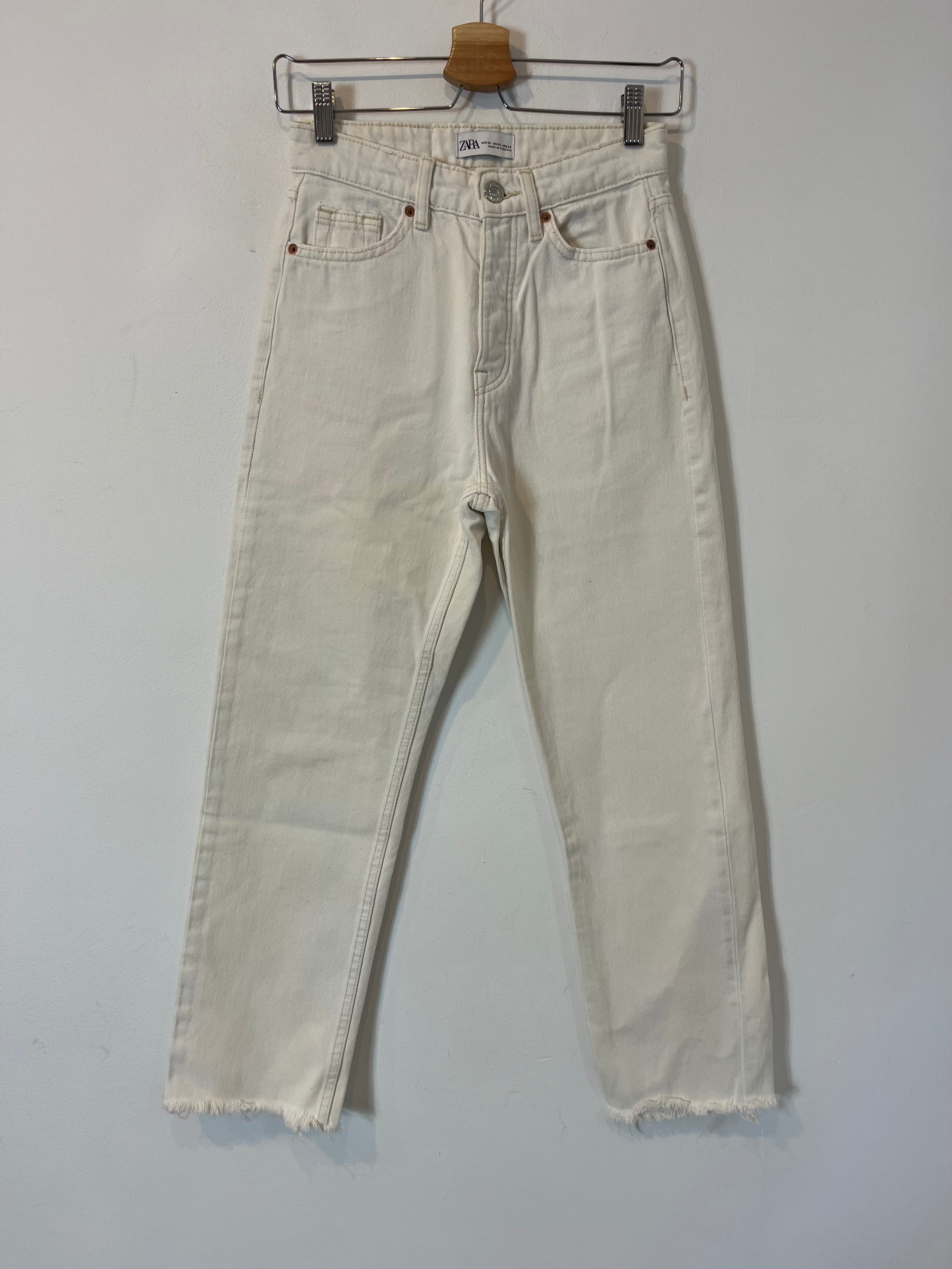 ZARA. Pantalón blanco denim costuras T.34