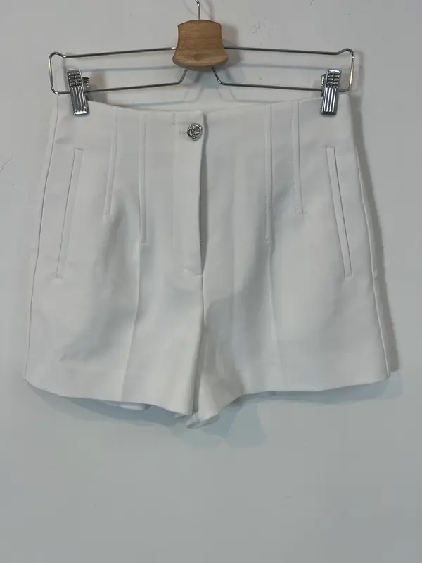 ZARA. Pantalón corto blanco costuras. T M
