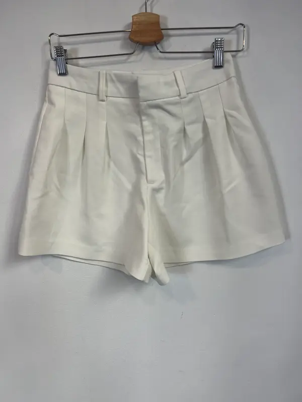 ZARA. Pantalón corto blanco  T.s
