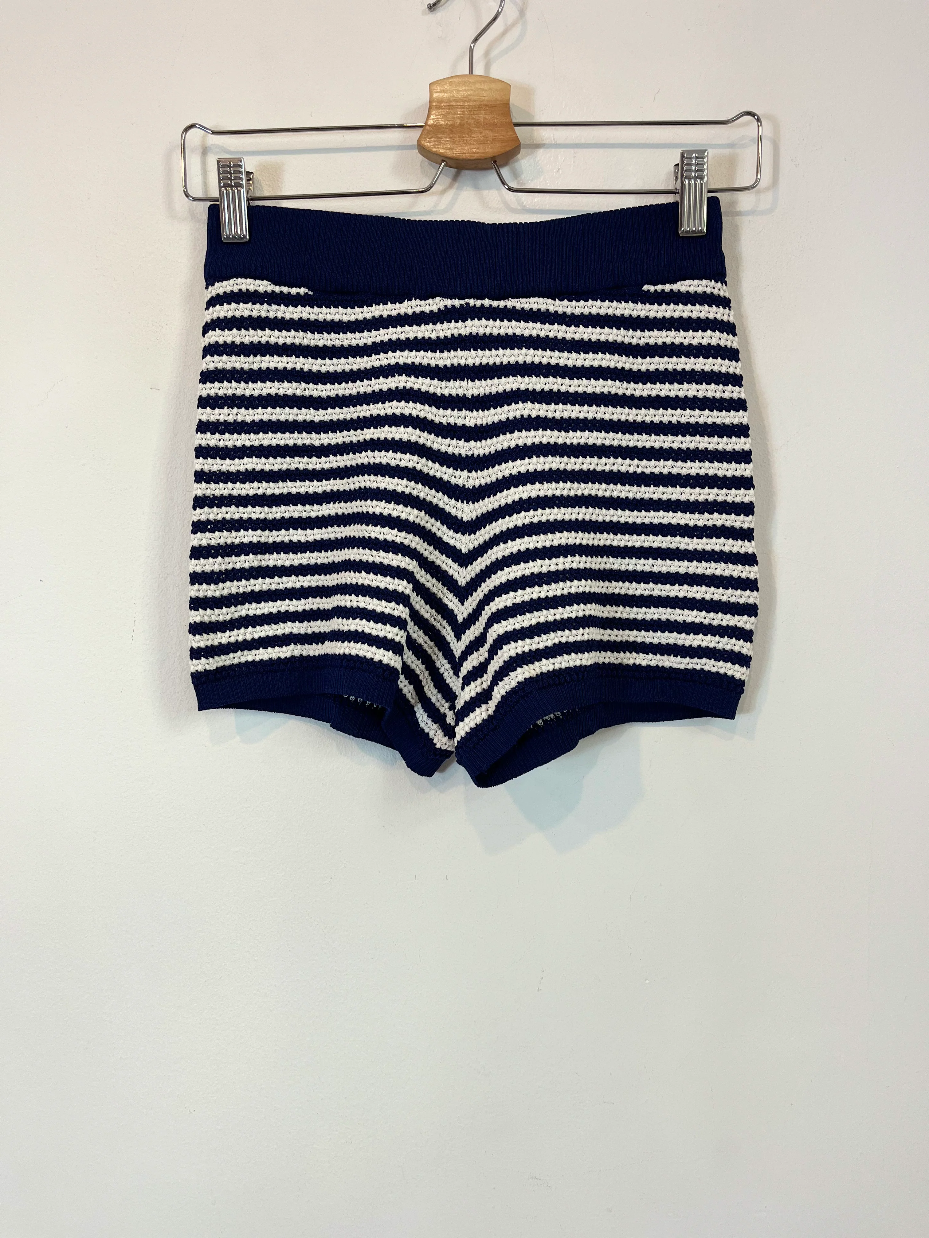 ZARA. Pantalón corto croché rayas T.s