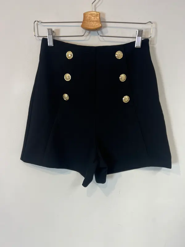 ZARA. Pantalón corto detalle botones. T XS