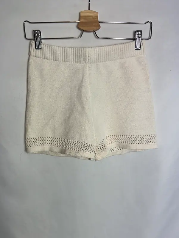 ZARA. Pantalón corto punto. T S
