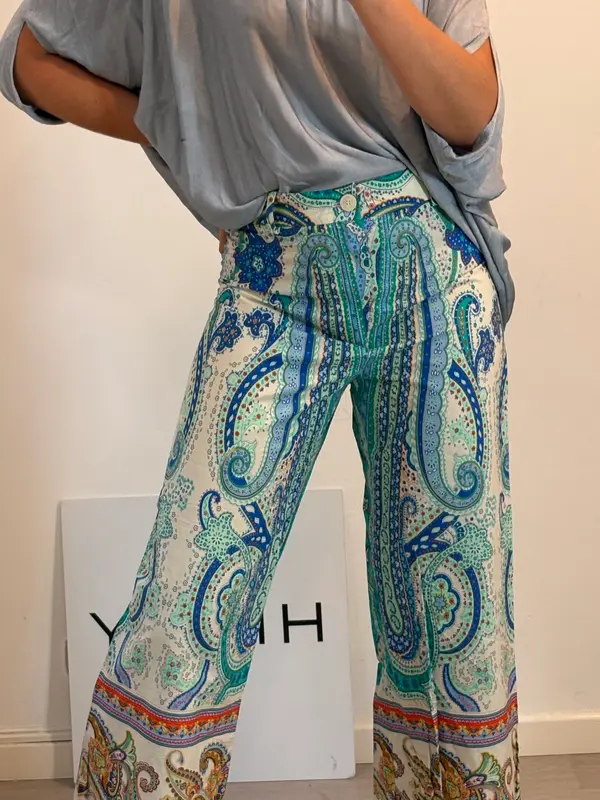 ZARA. Pantalón culotte estampado  T.l