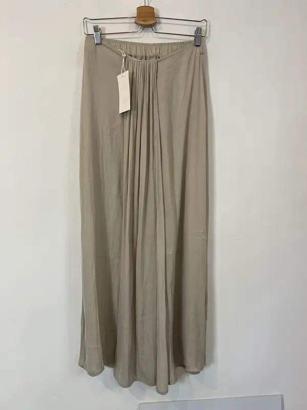 ZARA. Pantalón falda tipo fluida