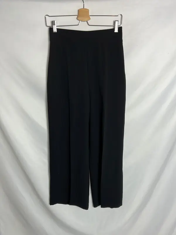 ZARA. Pantalón fluido culotte pinzas. T S