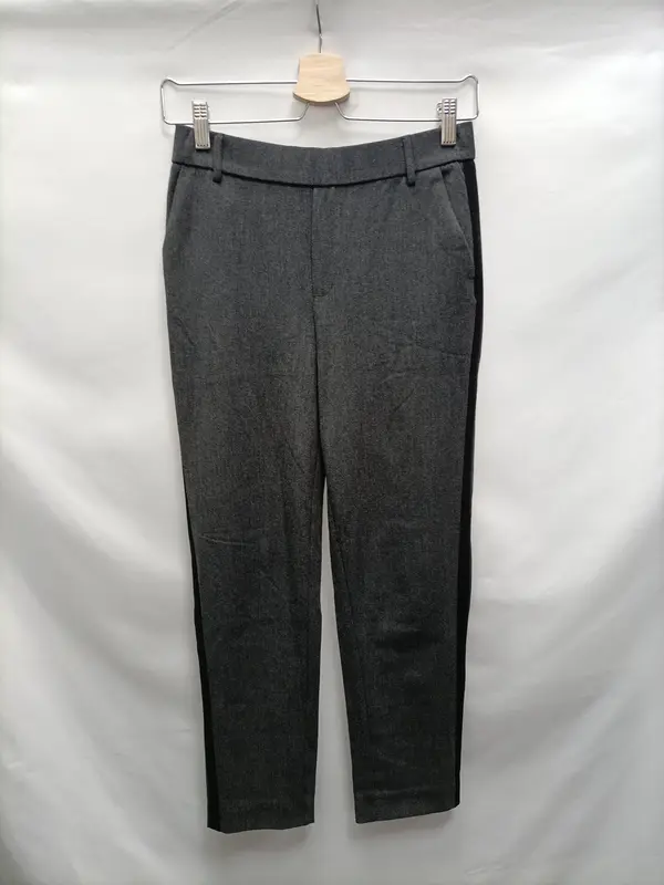 ZARA. Pantalón gris fluido  T.xs