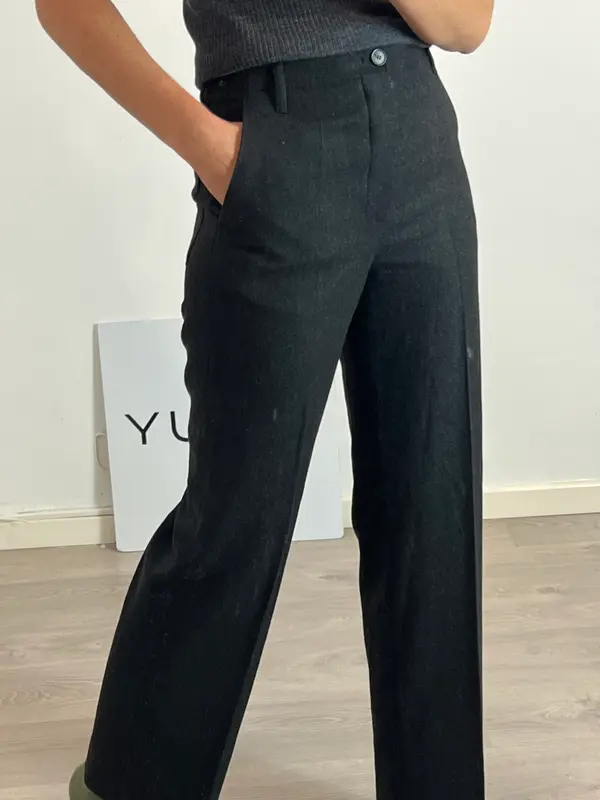 ZARA. Pantalón gris marengo textura abotonado . T S