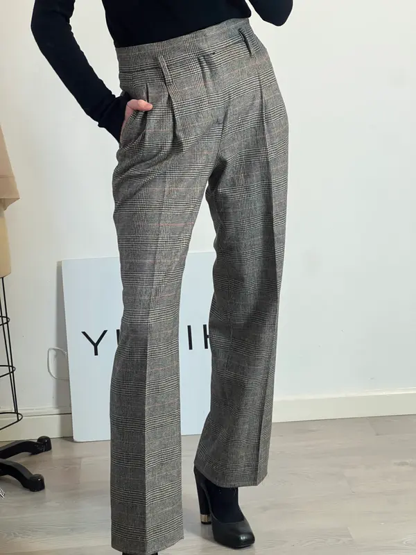 ZARA. Pantalón pinzas con lana