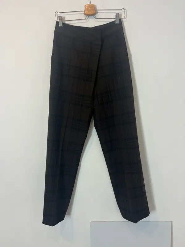 ZARA. Pantalón pinzas cuadros. T XS