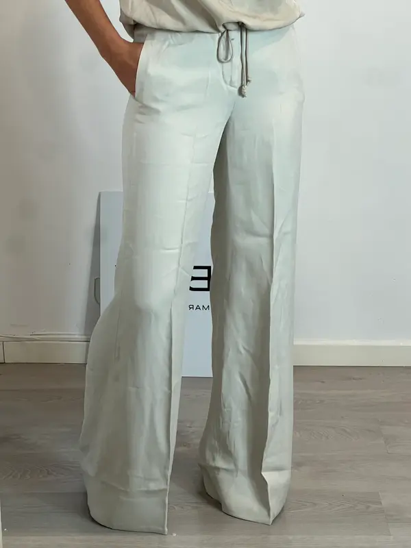 ZARA.  Pantalón pinzas pata ancha  T.s