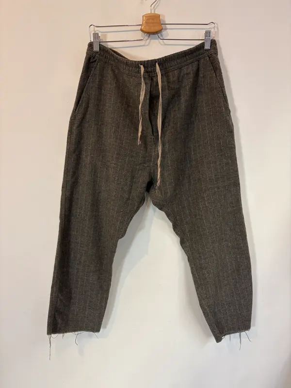 ZARA. Pantalón rayas con lana