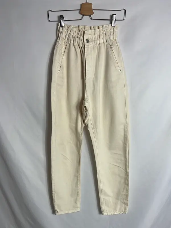 ZARA. Pantalón slouchy beige claro. T 32