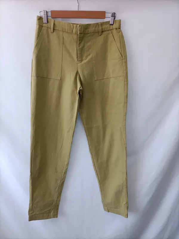 ZARA. Pantalón verde T.m