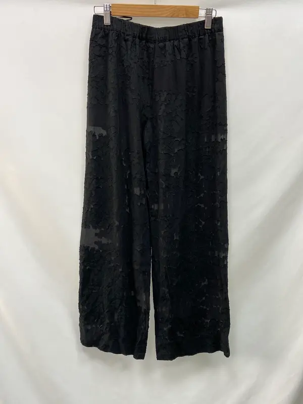 ZARA.Pantalones negros textura T.M