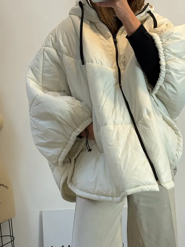 ZARA. Plumas blanco efecto capa