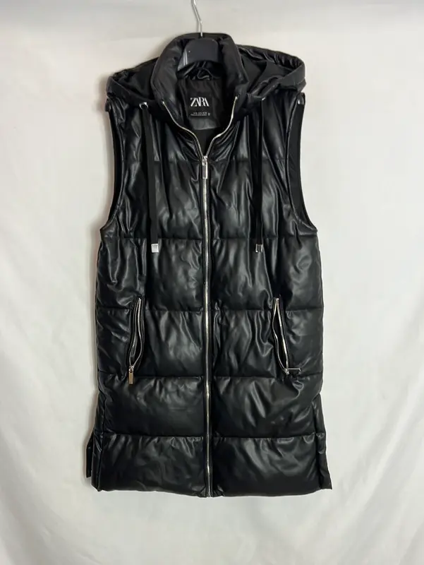ZARA. Plumas sin mangas negro textura. T S