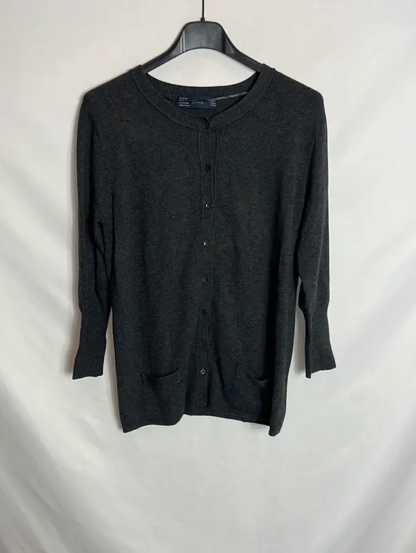 ZARA. Rebeca gris bolsillos. T M