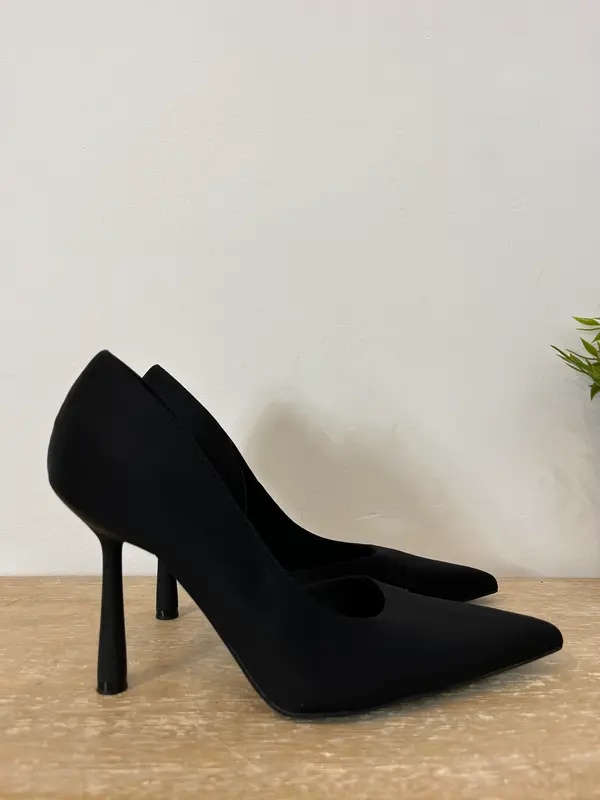 ZARA. Salón negro aberturas  T.40