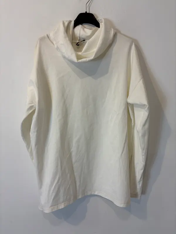 ZARA. Sudadera fina color crudo. T M