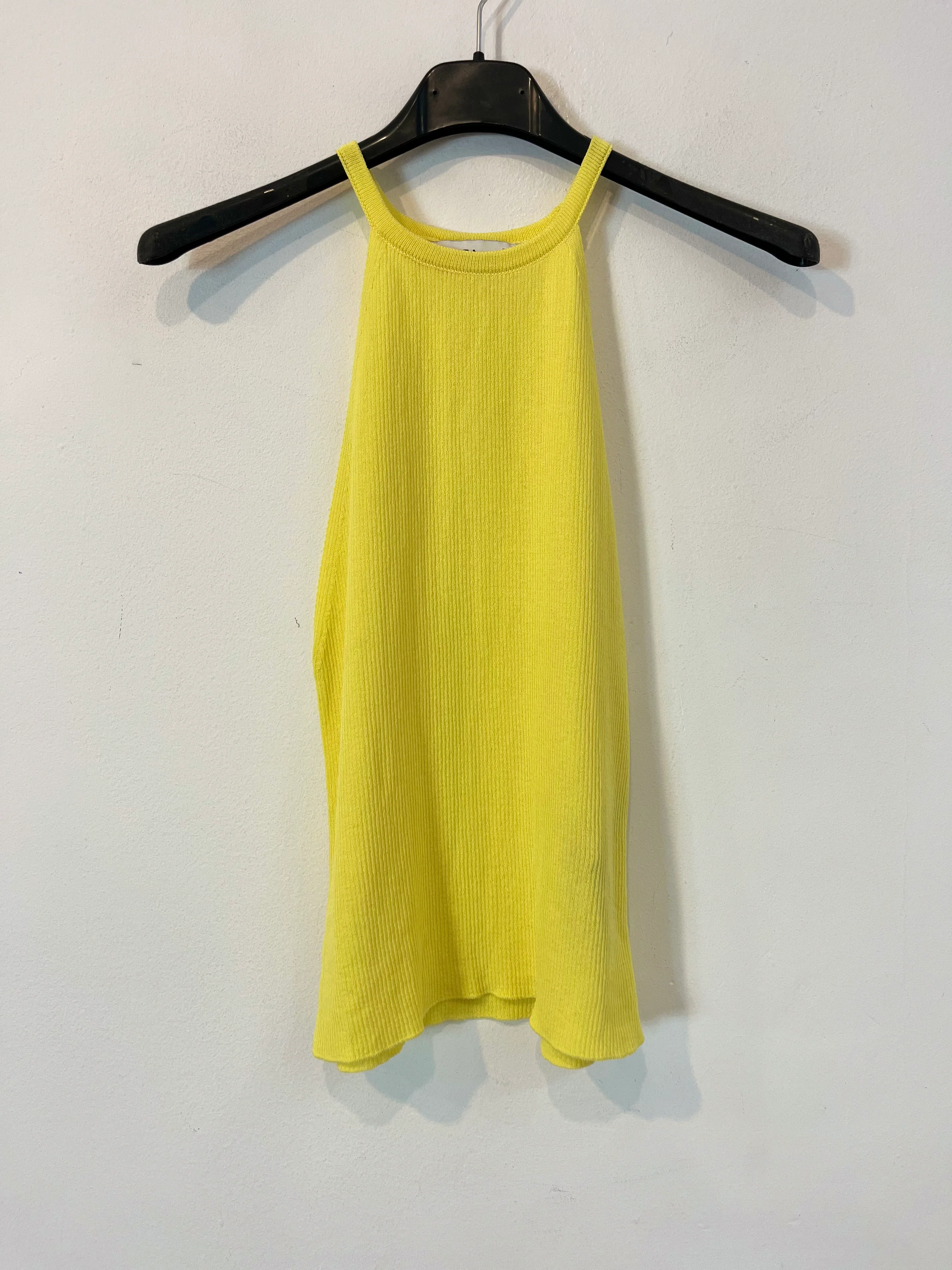 ZARA. Top amarillos halter. T M