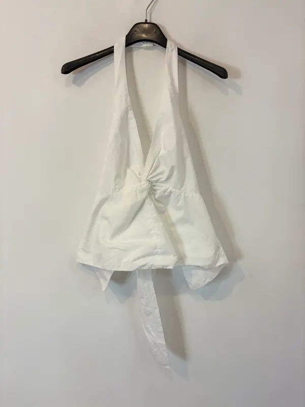 ZARA. Top blanco nudo