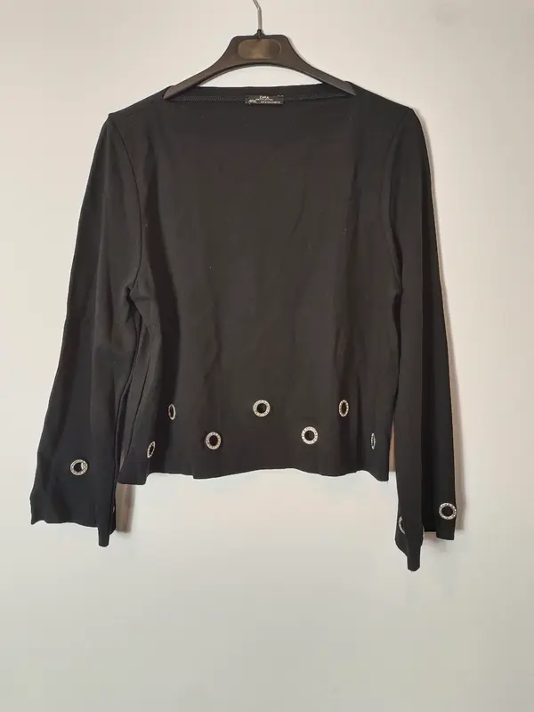 ZARA. Top negro brillantes T.m