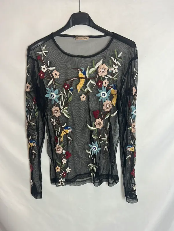 ZARA. Top semitransparente bordados. T S