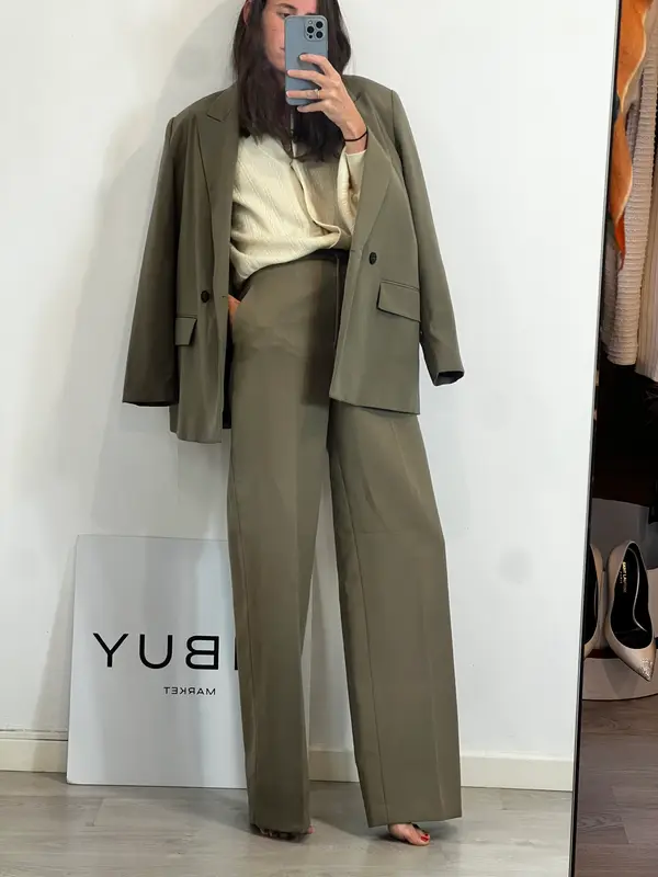 ZARA. Traje de chaqueta fluido caqui