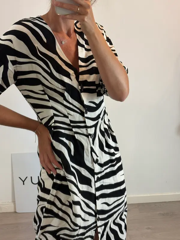 ZARA. Vestido abotonado cebra T.