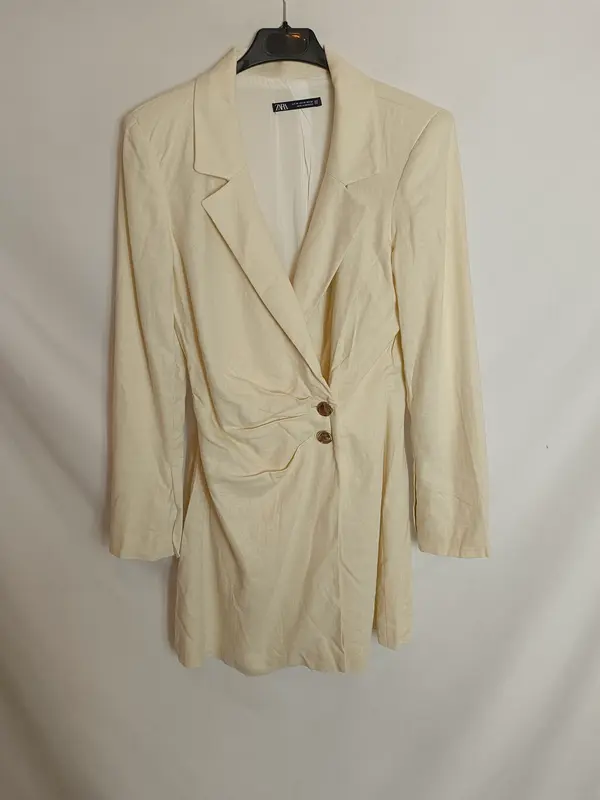 ZARA. Vestido beige cruzado T.xs