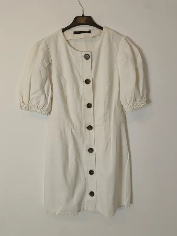 ZARA. Vestido blanco botones T.m