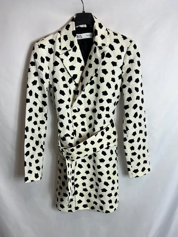 ZARA. Vestido/chaqueta beige estampada. T XS