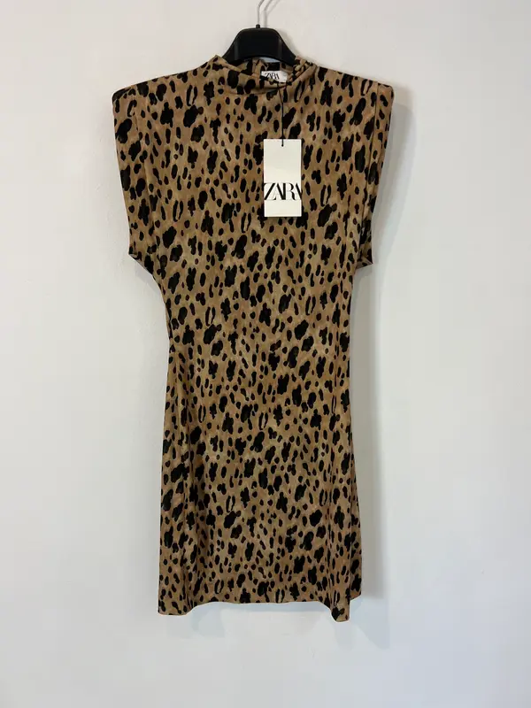 ZARA. Vestido corto animal print hombreras.. T S