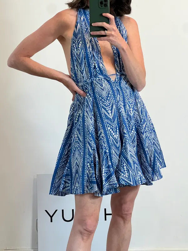 ZARA. Vestido corto azul atado al cuello  T.s