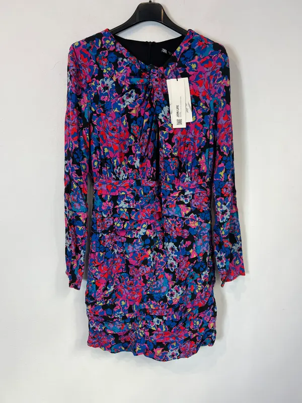 ZARA. Vestido corto colores fruncidos. T L