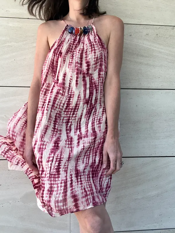 ZARA. Vestido corto detalle escote. T S