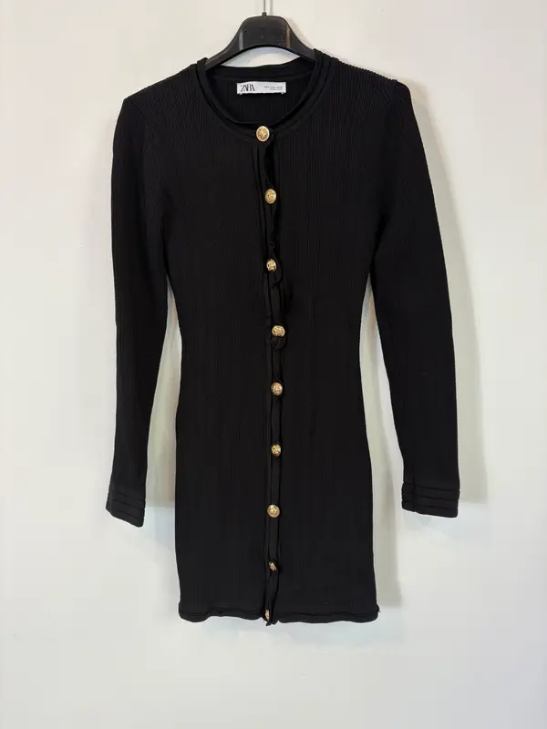 ZARA. Vestido corto elásticos botones dorados. T M