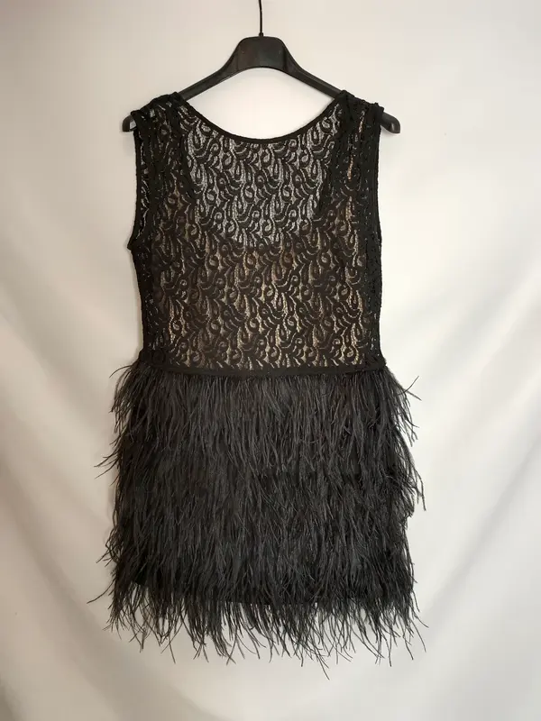 ZARA. Vestido corto plumas T.xs