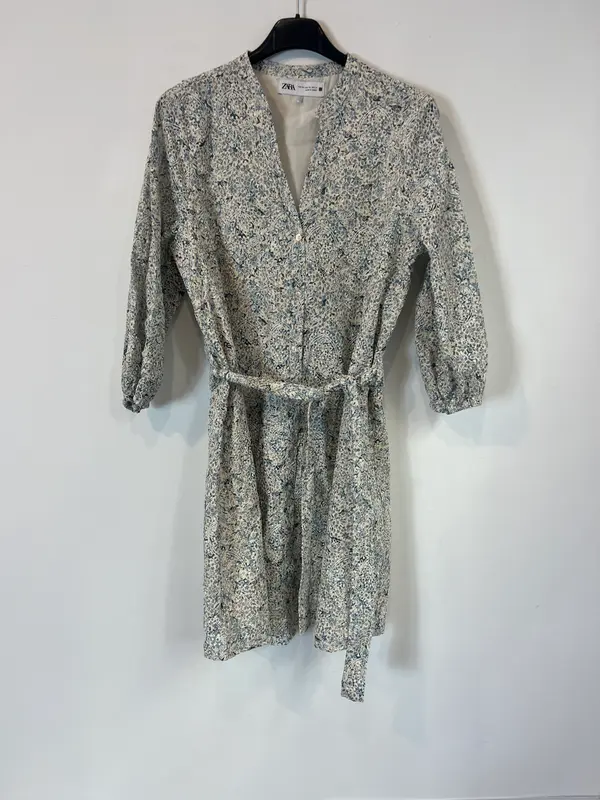 ZARA. Vestido corto textura. T XS