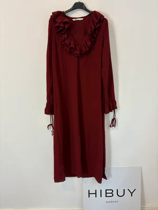 ZARA. Vestido granate volantes. T S
