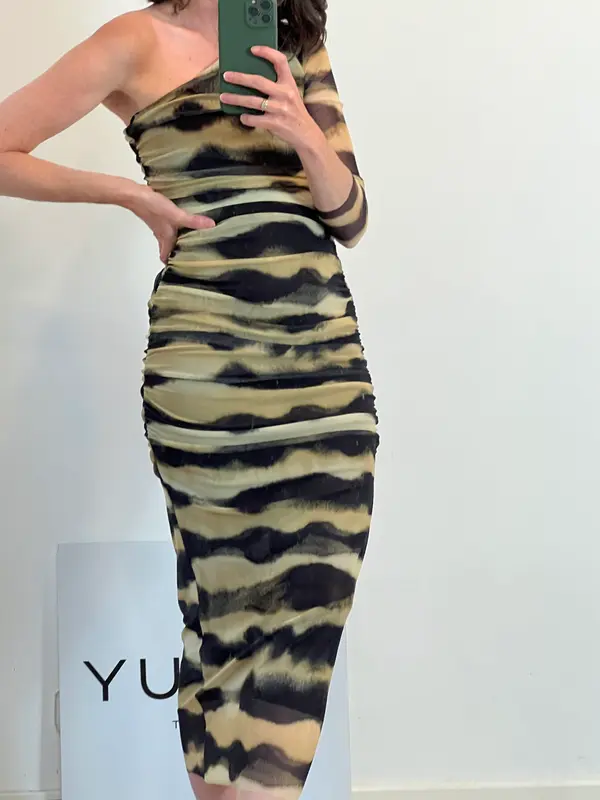ZARA. Vestido largo asimétrico T.s
