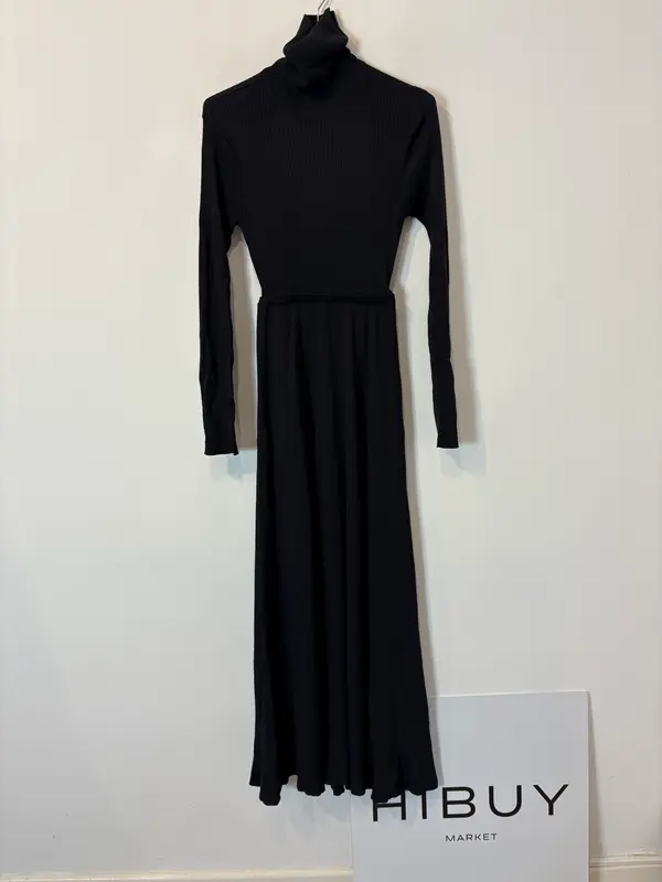 ZARA. Vestido largo canalé espalda