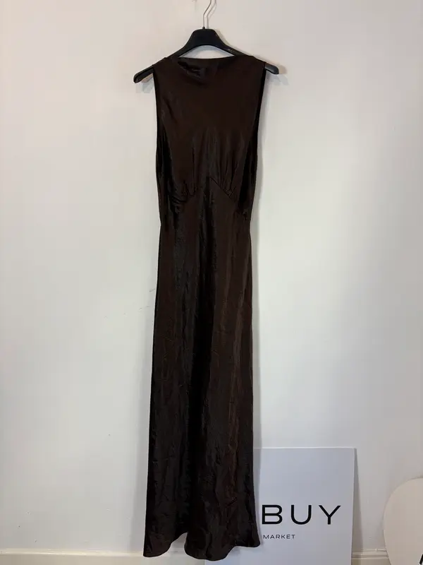 ZARA. Vestido largo fluido marrón chocolate