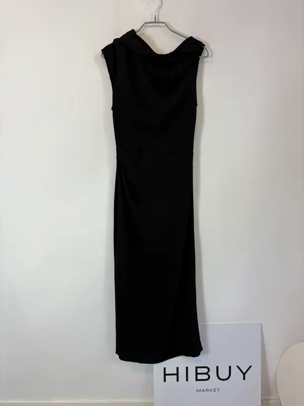 ZARA. Vestido largo negro textura
