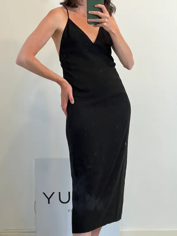 ZARA. Vestido lencero negro T.s
